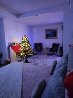 Basement Suite - Tríkala - 1