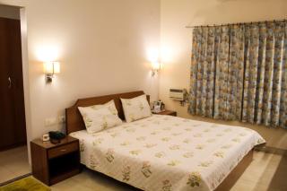 Hotel Rajawas - Dibrugarh - 8