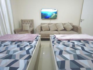 2 Bedrooms Prime Located Flat - Sharjah - 7