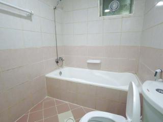 2 Bedrooms Prime Located Flat - Sharjah - 6