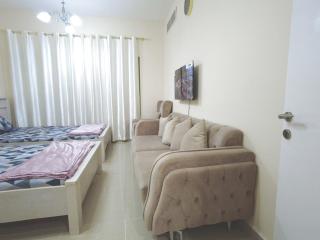 2 Bedrooms Prime Located Flat - 7
