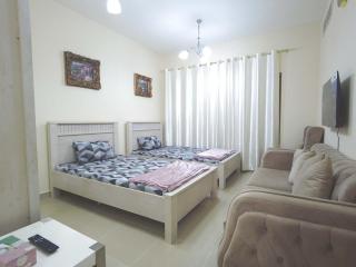 2 Bedrooms Prime Located Flat - 4