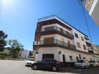 Luminoso apto céntrico a 100m de la playa del Puerto con wifi, balcón y cocina renovada - ES-228-71 - Llança - 0
