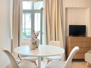 Studio Premium with Air Conditioning for couples in the heart of Krakow, Main Square - 9
