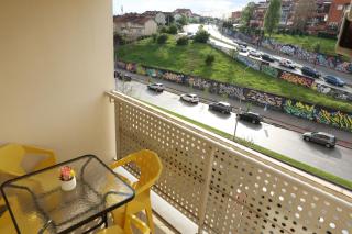 Bright & Urban Apartment - 9