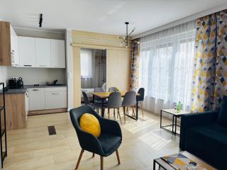 ApartamentyKudowa - Willa Pod Dębami z ogrodem i parkingiem, - 2