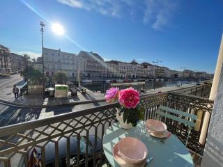 Emplacement rare élégant appartement avec balcon sur le Canal Royal - Sète - 0