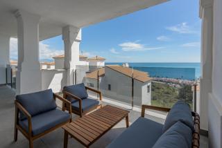 Sea view 3BR apartment with pool, gym - Castillo de Sabinillas - 2