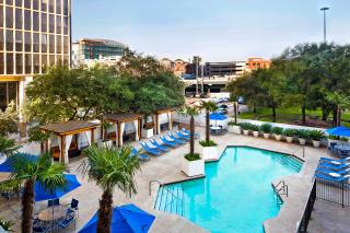 The Whitehall Houston - 6