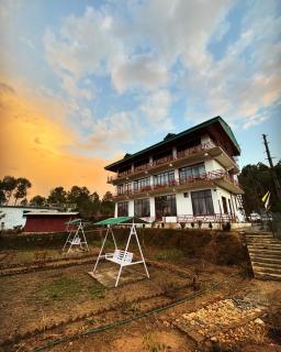 Lap Of Himalayas Resort - Kausani - 9