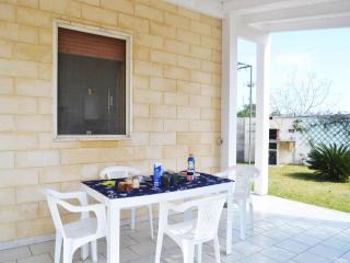Comfortable Italian Holiday Home with Garden and BBQ - San Foca - 2