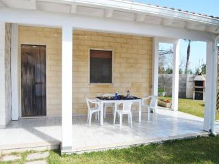 Comfortable Italian Holiday Home with Garden and BBQ - San Foca - 1