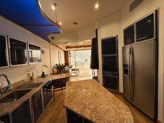 Seaside Serenity, Portside Apartment - 3