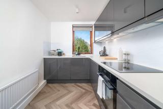 Chic 2BR Battersea Flat Terrace & Pet-Friendly - 1