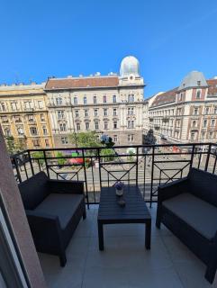 Heart Of Downtown Budapest Luxury Condo, Private Spa, Home Cinema, Patio - Budapest - 5