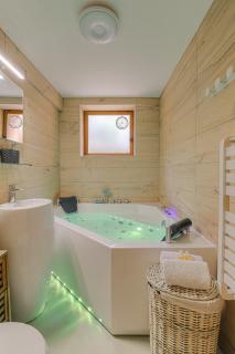 Mairie Lyon 2 LBRomantic ambience with whirlpool baths - Collonges-au-Mont-dʼOr - 4