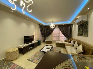Luxury Apartment in Zayed - Sheikh Zayed - 8