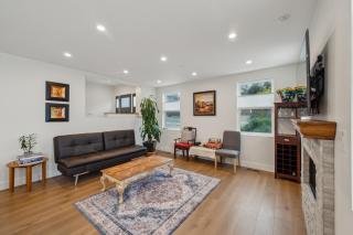 Panoramic Ocean Views Modern Coastal Escape home - El Granada - 8