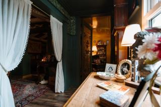Sheddington Manor - 2 Bedroom Guest House & Cinema - Belfast - 5