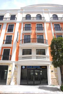STAR HOTEl - - 3