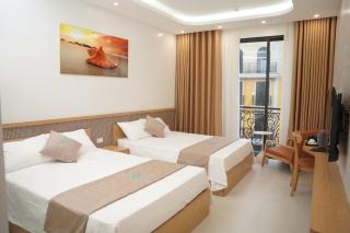 STAR HOTEl - - 2
