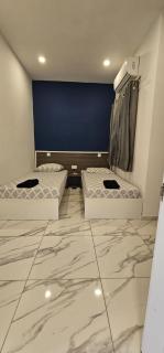 paceville 4 bedroom 3 bathroom fully equipped apartment - Is-Swieqi - 5