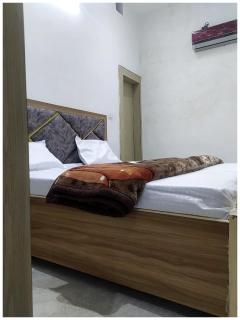 A PREMIUM HOTEL MEERA RESIDENCY # - Near Sri Krishna Janmabhoomi - Parking and Wifi Facilities - Air Conditioning Luxury Room - A Top Rated Four Star Hotel - Mathura - 7