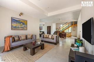 StayVista at Villa Aruvi with Bonfire, Lawn - 5