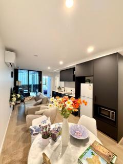 Heart of CBD Stylish 2BR Apt-Quiet-pool-view-BBQ - Canberra - 7