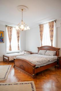 Royal Meeting Point Apartment, Central Heart of Sarajevo - 1