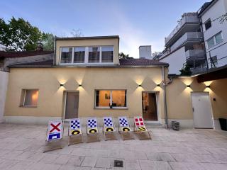 Full Premium City Villa - 2 Bedrooms for 5 People - near Metro - 9