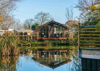 Fairwood Lakes Holiday Park - 0