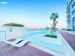 bnbme - Luxury 2BR with Maids Sea View Apt Balcony Pool Gym Kids Play Area Near Jumeirah - 2
