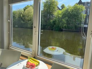 Peaceful room on a houseboat in the city centre - Amsterdam - 7