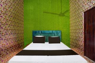 SPOT ON GANGA HOTEL - - 4