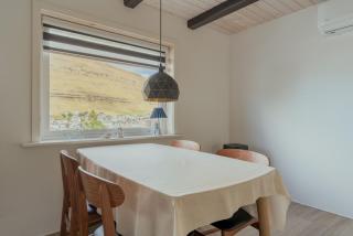 2BR House with Scenic Views - Parking - Klaksvík - Klaksvík - 6