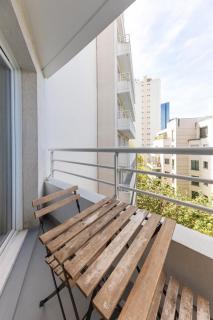 7mn walk to Metro, in ApartHotel - Courbevoie - 3