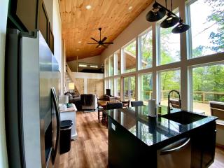 NEW! Cedar Hill Cabin • 2bed •2bath•Hot Tub - Marble Falls - 8
