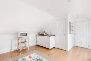 Converted Historical Stone Coach House - Glasgow - 5