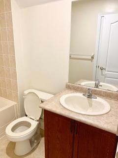 Private Bright Coach House - Near Pearson Airport & Downtown Toronto - Brampton - 7