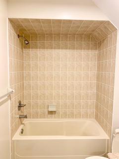 Private Bright Coach House - Near Pearson Airport & Downtown Toronto - Brampton - 3