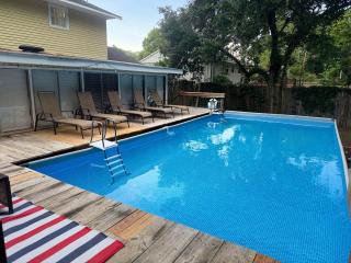Private Pool & Yard Mins to Dining & University - Mobile - 6