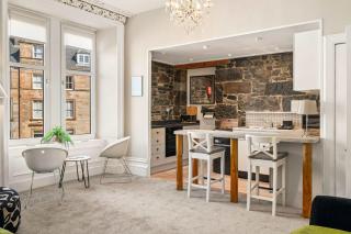 NEW Stunning 1BR Central Apartment - Oban - 9