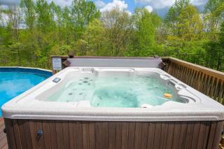 Secluded 18-Acres with Pool Hot Tub Pool Table - 7