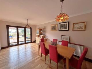 Large 4 Bedroom Detached Home - Private Driveway - Quiet Neighbourhood - Belfast - 8