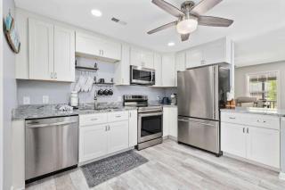 Pet Friendly Stunning & Modern 3-2 in Garden City - Myrtle Beach - 8