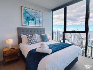 Casino & Luxury Sky High Oceanview 2BR 2BA Parking - Gold Coast - 0