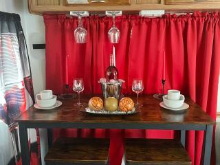 Romantic Get Away - Decatur - 1