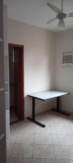 Quarto independente com cama de solteiro em suite - Santos - 5