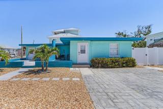 815 Third Street Escape- 2BD Cottage, Close to Restaurants! home - Fort Myers Beach - 4